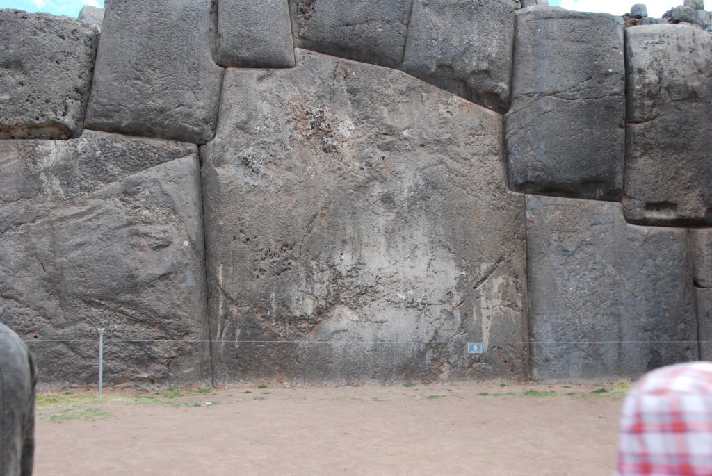 lapierredebaseaux11angles.jpg