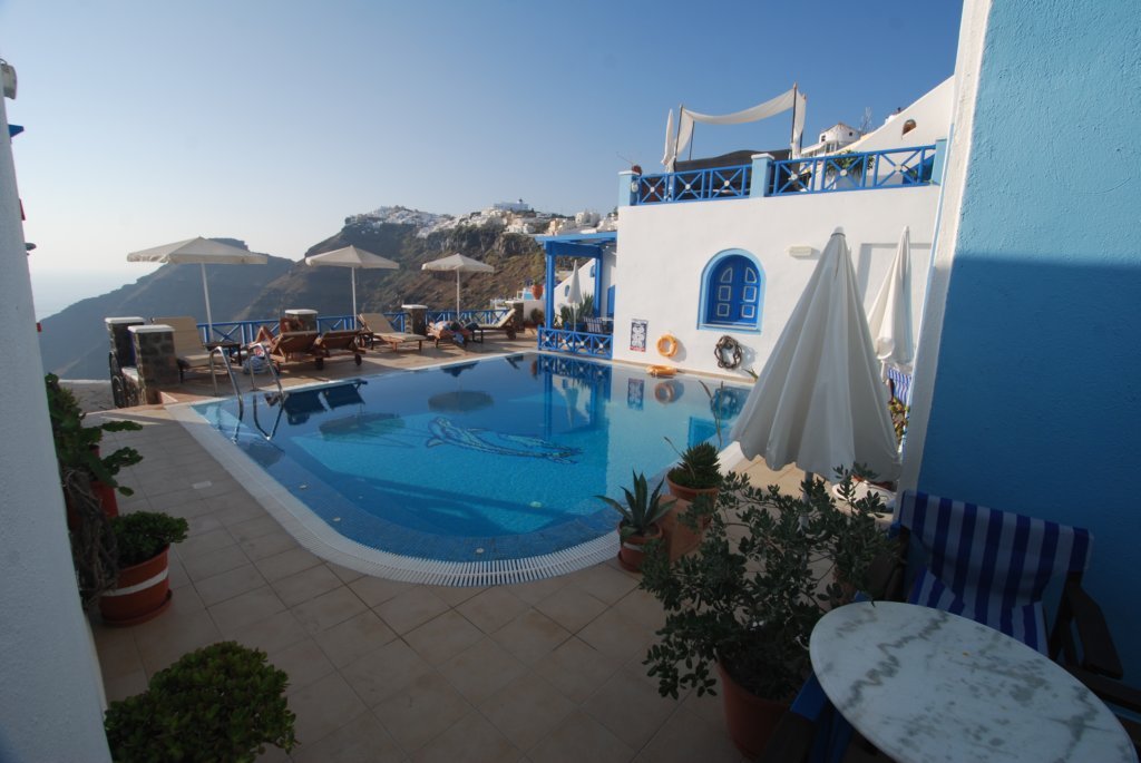 Arrivée à Santorin, on découvre avec bonheur notre hôtel