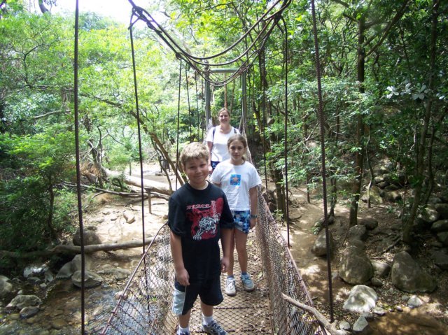 Une photo de l'album « Costa Rica 2004 » sur le site web de la famille Ratté.