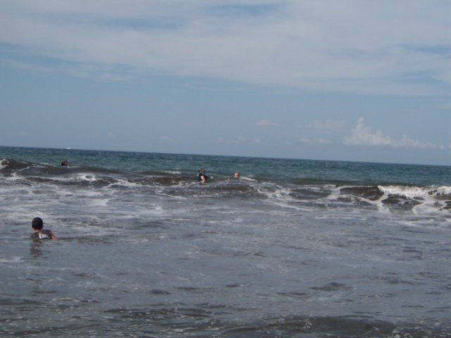 Une photo de l'album « Costa Rica 2004 » sur le site web de la famille Ratté.