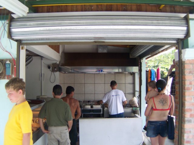Une photo de l'album « Costa Rica 2004 » sur le site web de la famille Ratté.