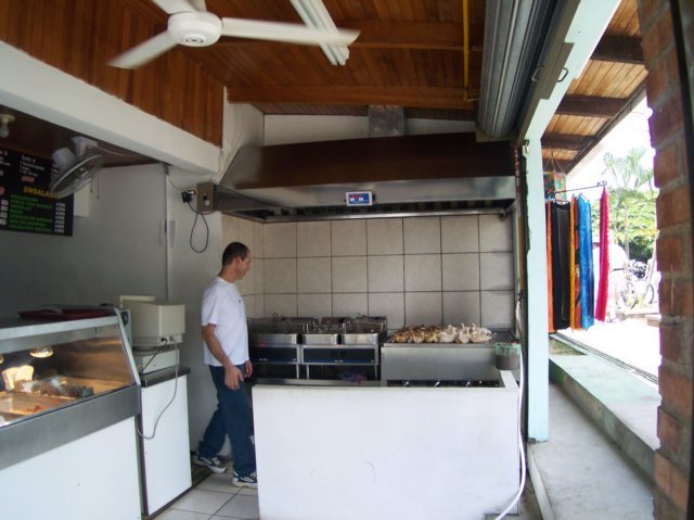Une photo de l'album « Costa Rica 2004 » sur le site web de la famille Ratté.