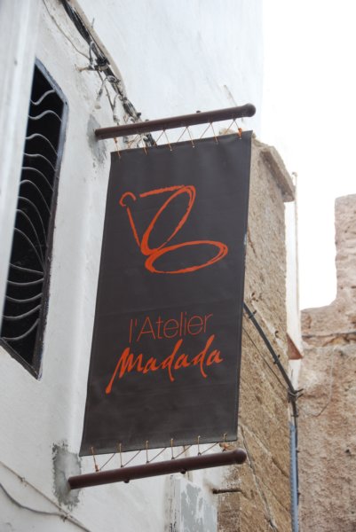 afficheateliermadada.jpg