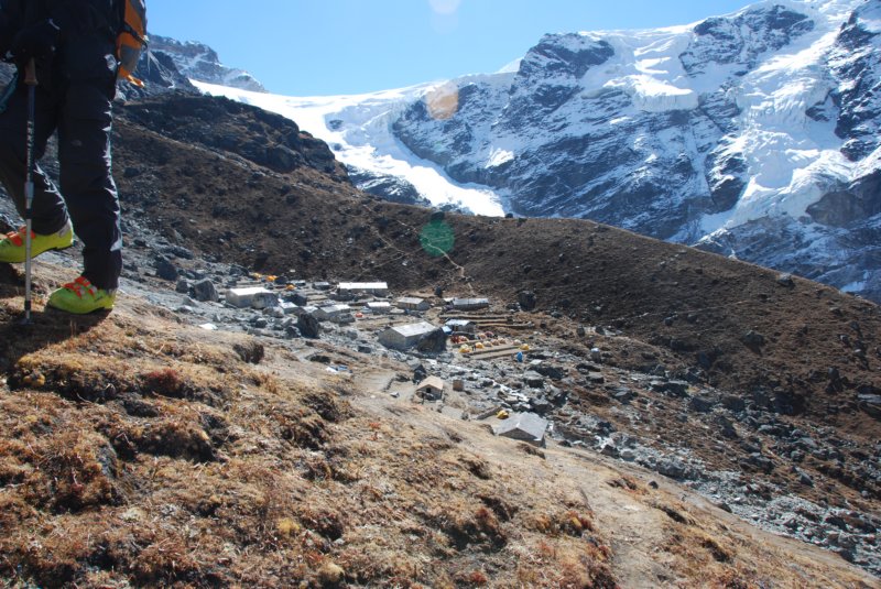 campdebase4900m.jpg
