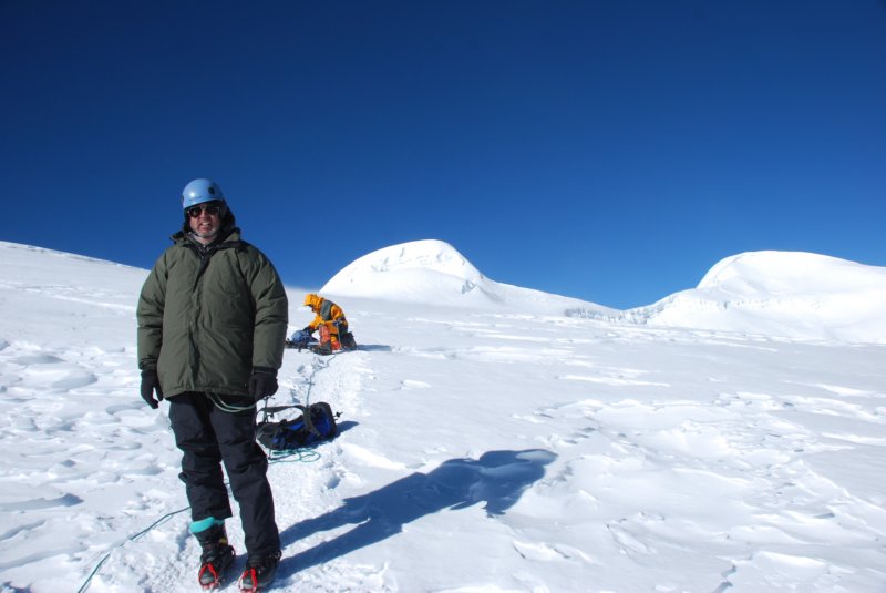 onmarcheencordavecbottesdalpinismeetcrampons.jpg