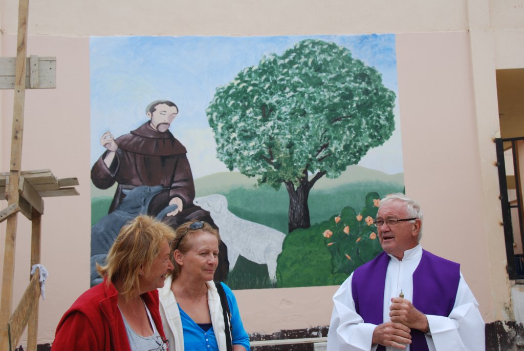 Nos artistes, devant leur travail, avec roger Fortin, fondateur de Casira