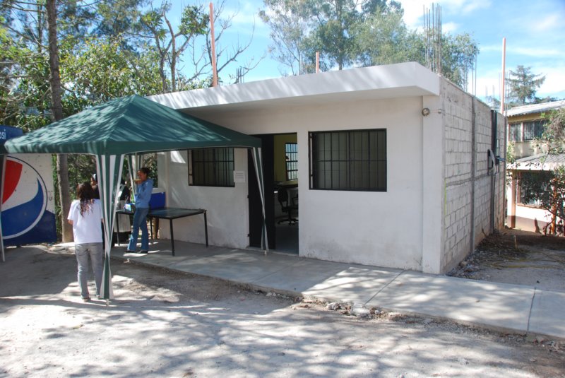 notrepremierprojetterminerlanouvellesalledeprofesseurpeinturetrottoirmobilier.jpg