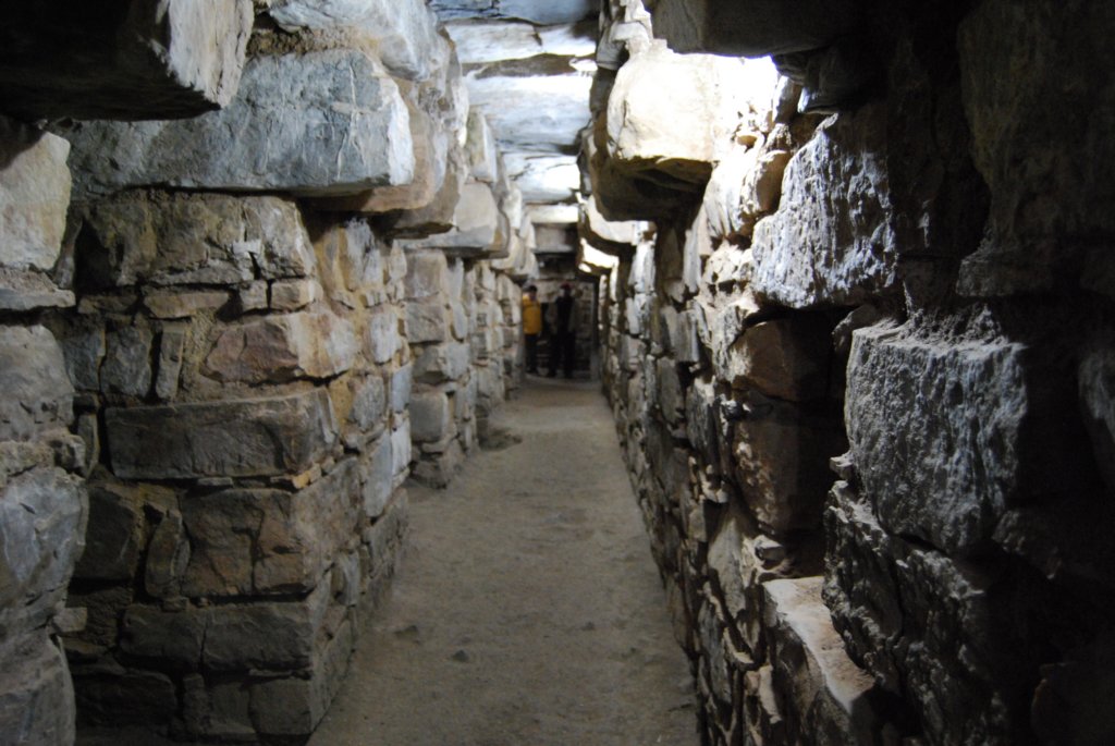 visiteursdanslelabyrinthe.jpg