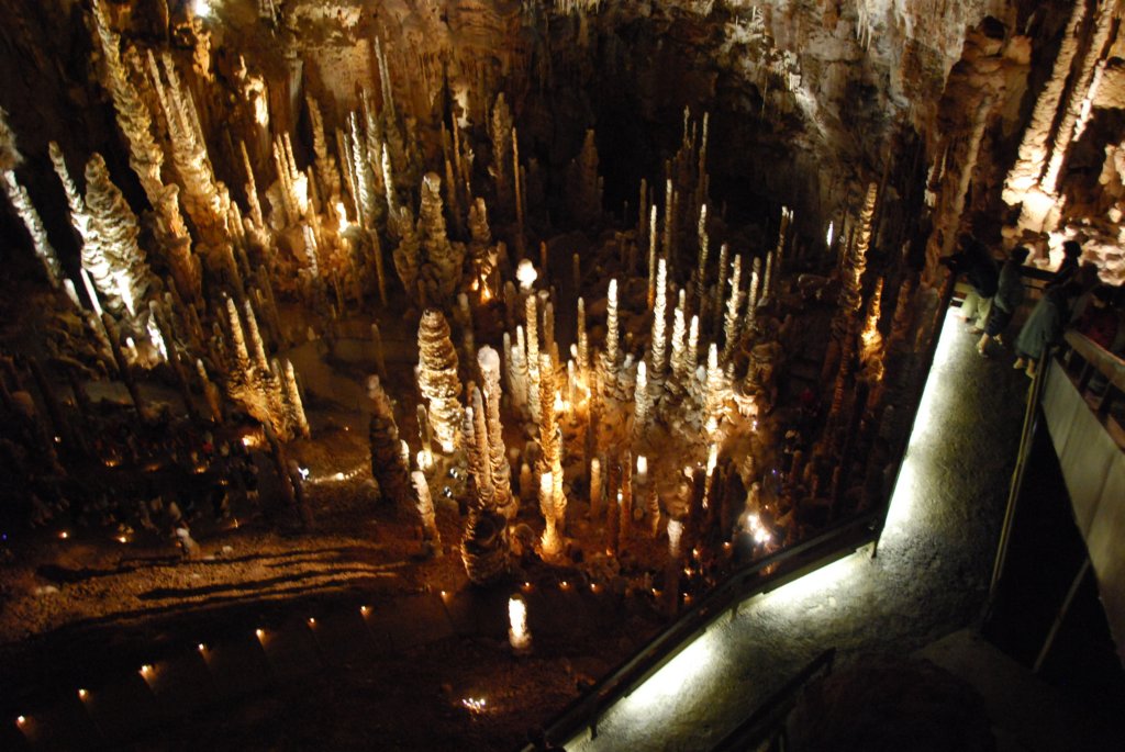 L'aven Armand est une grotte située en Lozère