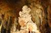 Les stalactites de la grotte sont petits par rapport à ceux d'autres grottes