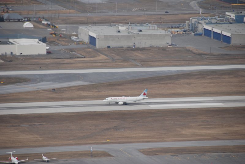avioncommercialaudcolage.jpg